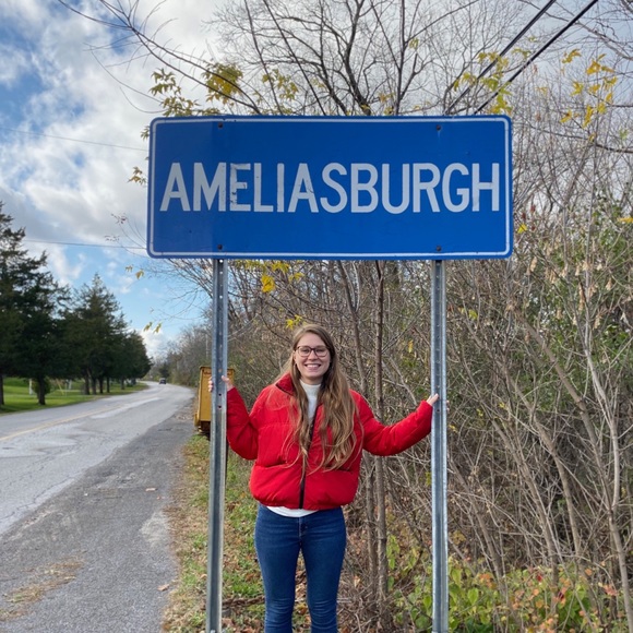 Meet your Posher, Amelia - Picture 1 of 1